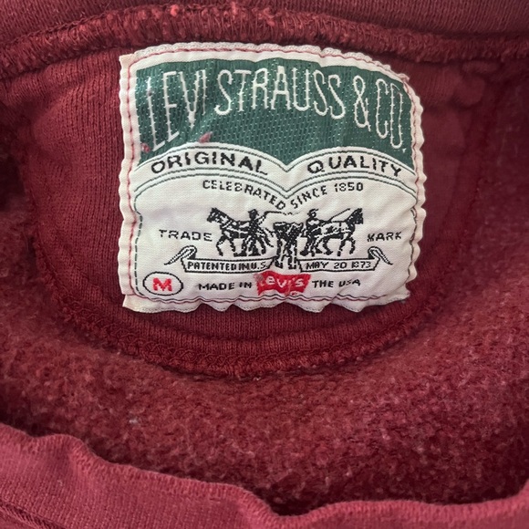 VINTAGE‎ Levi Strauss & CO. Red Crewneck Sweatshirt|| MADE IN THE USA - Picture 3 of 8